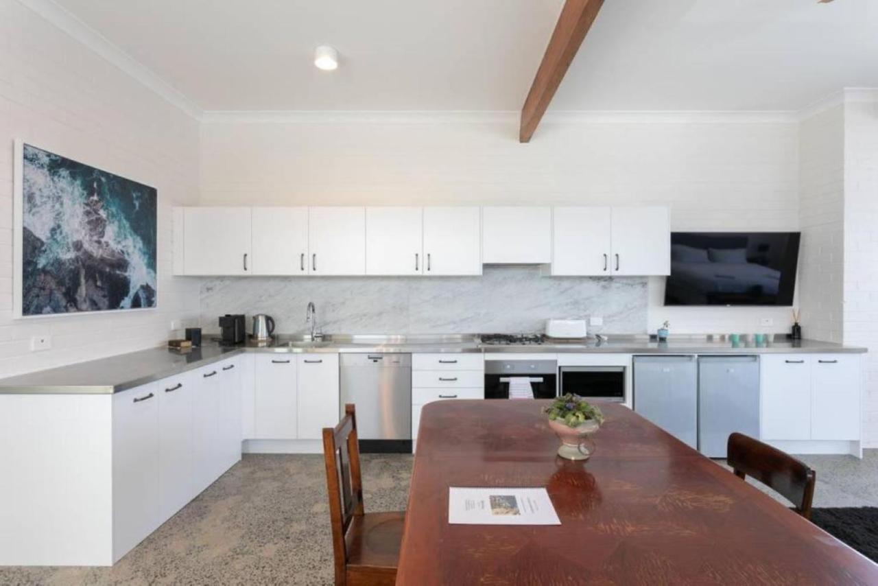 Upscale Cliffside Studio With Ocean Views North Bondi Sídney Exterior foto